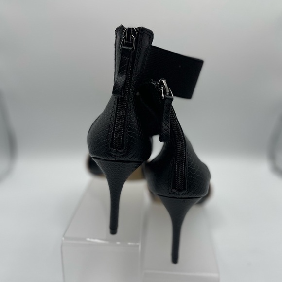 Simply Vera Vera Wang, Black and Tan heels, ankle strap back zip, size 6 - Picture 4 of 5